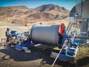 Instalación del nuevo cable tractor en el telesilla de Canal Roya
