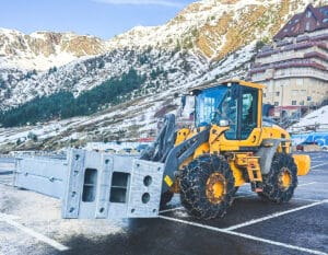 Nuevos avances en la reparación del telesilla Canal Roya