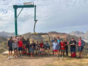 Astún recibe un verano más a la Escuela de Esquí Adaptado